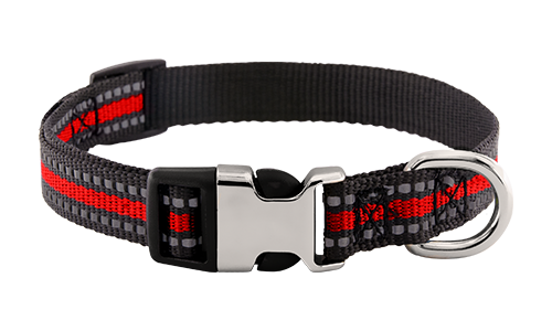 Reflective red dog collar with adjustable metal buckle, 27-40cm in length and 1.5 cm wide, with D-ring for leash attachment.